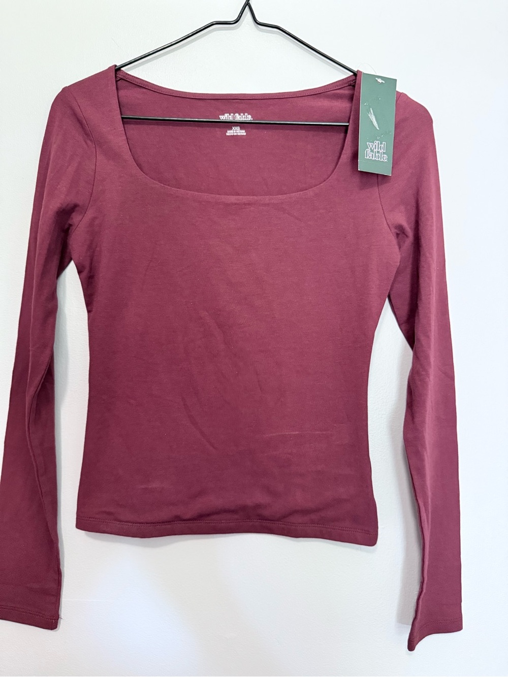 NWT wild fable Long Sleeve Scoop Neck Top - Maroon